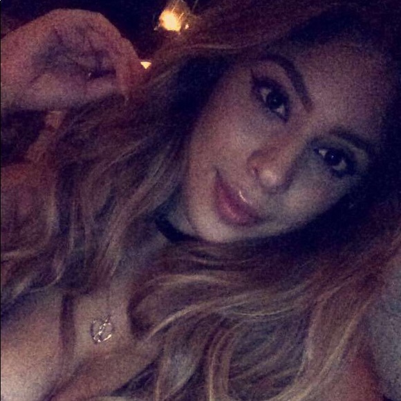 Meet your Posher, Alexa - Picture 2 of 2